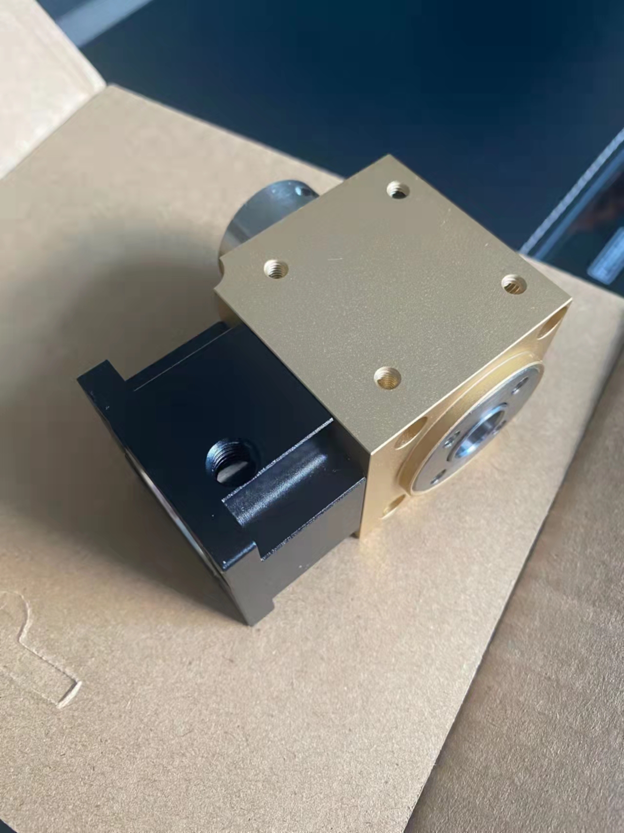 如何选择适合的精密转向箱设计