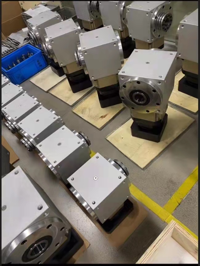 精密转向箱在机械中的作用分析